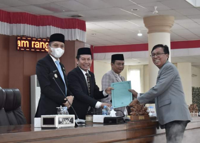 Ketua DPRD H Suharto HS Pimpin Rapat Paripurna Penyampaian Rancangan Perda Pertanggungjawaban Pelaksanaan APBD