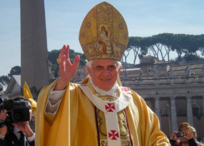  Prosesi Pemakaman Paus Emeritus Benediktus XVI Digelar Berbeda, Dipimpin oleh Seorang Paus  