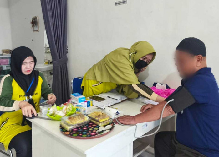 Sentuh Hati Kelompok Rentan, Ini Misi Kemanusiaan Tim Medis Blusukan Cek Kesehatan Lansia di Rutan Baturaja