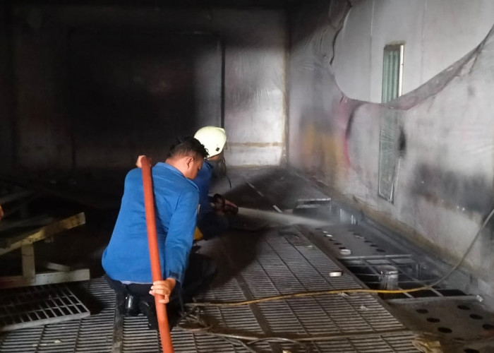 Korsleting Listrik Mesin Cat Oven, Bengkel di Palembang Nyaris Terbakar