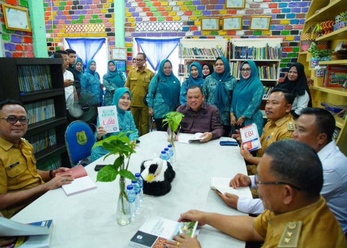 Pj Bupati Muba Tinjau Perpustakaan Kelurahan Ngulak Binaan TP PKK 