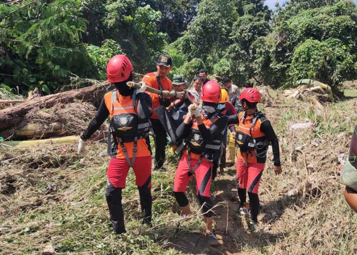 Travel Asal Lampung Disapu Banjir, 4 Warga Hilang Terbawa Arus, Basarnas Palembang Kerahkan Tim Rescue
