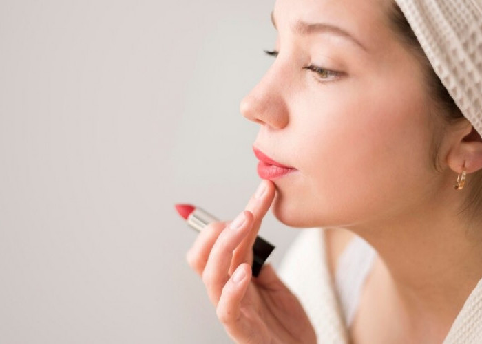 5 Lipstik Anti Air yang Bagus Dipakai, Tahan Lama Seharian dengan Harga di Bawah 30 Ribuan