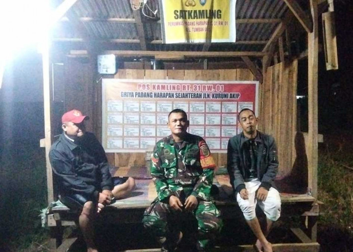 Waspada Kejahatan Malam! Babinsa Pagaralam Turun Langsung Patroli, Ini Pesannya untuk Warga
