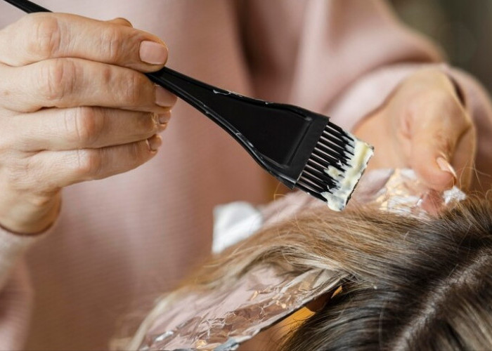 13 Tips Agar Rambut Tetap Sehat dan Terawat Setelah Diwarnai, Gak Bikin Rambut Kering dan Rusak