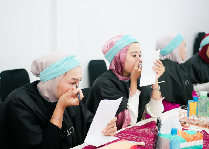 Wardah Decorate Your Lip Tint, Tips Make Up Profesional Bersama MUA Hits di Palembang