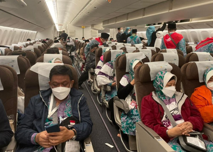 Garuda Indonesia Minta Maaf, Janji Akan Beri Kompensasi Kepada Jemaah Haji