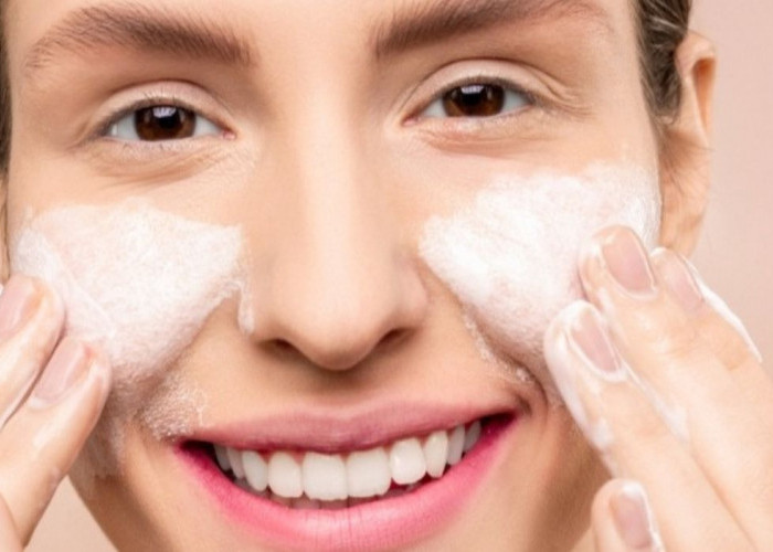 Rekomendasi 6 Facial Wash yang Bermanfaat untuk Memutihkan Wajah, Cek Selengkapnya Disini