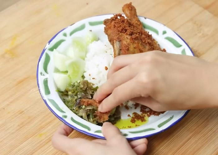 Cara Membuat Ayam Goreng Padang ala Restoran dengan Kremesan Crispy