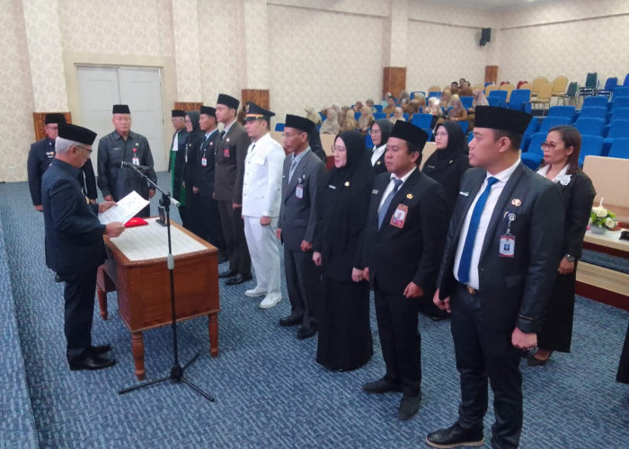 Wakil Wali Kota H Rustam Effendi Lantik Pejabat di Lingkungan Pemkot Lubuk Linggau 