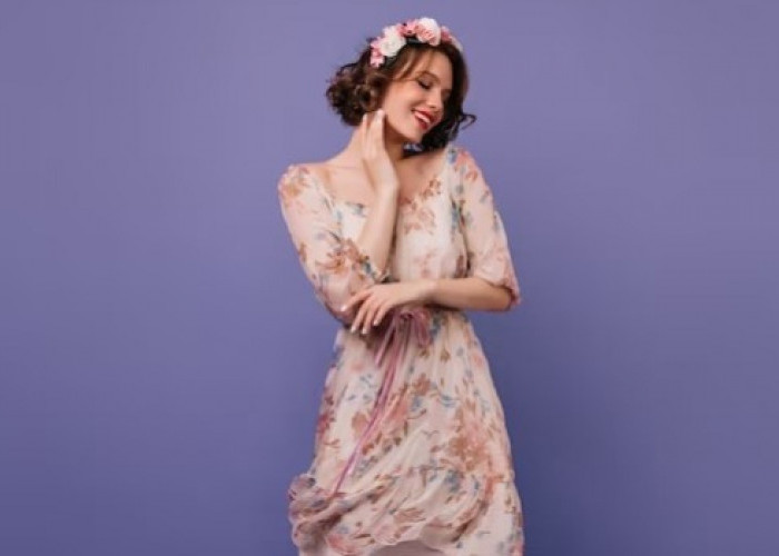 Anti Norak! Ini 4 Tips Memilih Dress Motis Floral, Bikin Outfit Kamu Makin Kece
