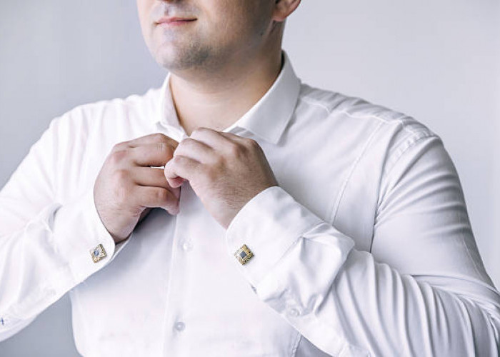 Gak Harus Batik! Ini Ide Gaya Kondangan Cowok Simpel dan Sopan