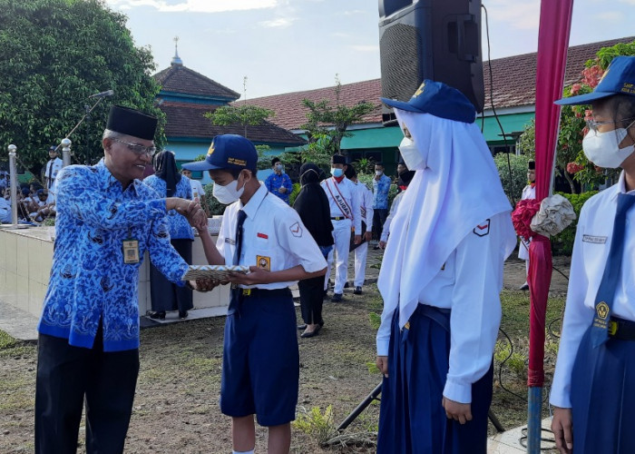 Berpikir Cerdas, Berusaha Keras Demi Indonesia Jaya