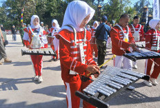 Saat Generasi Muda Ambil Bagian di TMMD ke-129 Desa Cukil: Drum Band dan KKN Melebur Jadi Satu!