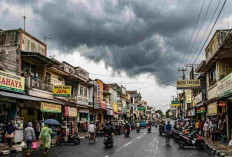 Prakiraan Cuaca Sumsel Hari Ini: Hujan Ringan Dominan, Palembang Berawan, Empat Lawang Waspada Petir