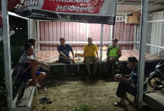 Ngobrol Santai di Pos Kamling, Cara Babinsa Pulau Pinang Jaga Malam Warga Lahat