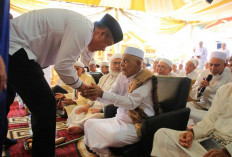 Banjir Air Mata Doa, Wagub Cik Ujang Hadiri Haul KH Ali Umar Thoyib di Sungai Buah