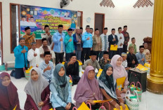 Bentuk Tali Kasih, Puluhan Guru Ngaji di OKU Timur Terima Paket Sembako Jelang Lebaran