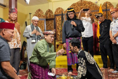 DUGARAN GEMPAR! Komika Ali Alkaf Kena Tepung Tawar Adat Palembang Usai Cempalo Mulut, Damai Spektakuler!
