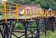 Hanya Bertahan Sehari Semalam! Jembatan Lubuk Rukam Ogan Ilir Ambruk Lagi Diterjang Kumpai