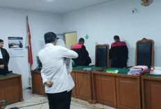 Eks Wawako Palembang dan Suami Divonis 7,5 Tahun Penjara, Tangis Keluarga Pecah di Ruang Sidang