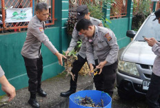 Ramadan Makin Dekat! Polres Lahat dan Kemenag Kompak 'Sikat' Debu di Masjid Muhajirin