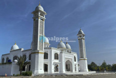 Estetik dan Megah! Masjid 5 Kubah di Palembang Ini Punya Fasilitas Bak Hotel Berbintang