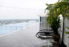 Spot Staycation Terhits di Palembang! Hotel Ini Punya Kolam Renang Rooftop Paling Instagramable