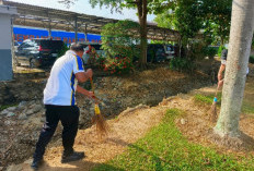 Jelang HUT RI, Lapas Sekayu Gelar Aksi Bersih-Bersih Lingkungan Kantor