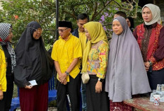 Bantu Warga Bangkit, DPD Golkar Lahat Salurkan Sembako dan Uang Tunai untuk Korban Kebakaran