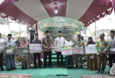 Momen Hangat Bupati Enos di Desa Nusa Tunggal: Ramadan Bukan Sekadar Menahan Lapar, Tapi Pererat Persaudaraan