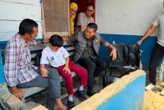 Aksi Sosial Polres Lahat, Sat Intelkam Salurkan Kursi Roda dan Sembako Lewat Program GEBRAKAN