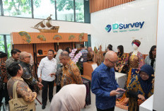 Geger! IDSurvey Resmikan Arunika Lounge, UMKM Binaan Auto Naik Kelas dan Siap Guncang Pasar Global!