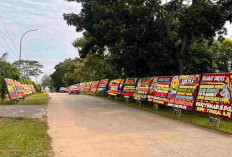 Tak Terduga! Ratusan Guru Kirim Papan Bunga ke Kejari Banyuasin Usai Isu Mencuat