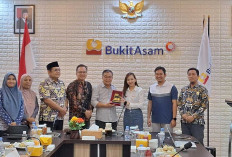 PTBA Raih Predikat Badan Publik Informatif 2025