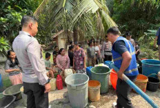 Kemarau Bikin Sumber Air Mengering, Polres Empat Lawang Turun Tangan Kirim Bantuan