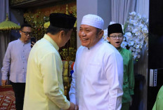 Tanpa Sekat Protokoler, Ribuan Warga Sumsel Serbu Griya Agung Demi Salaman Langsung dengan Herman Deru