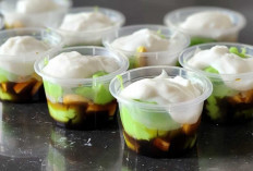 Manis Lumer Jongkong, Takjil Tradisional Favorit yang Selalu Dicari Saat Berbuka