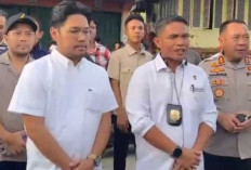 Mencekam! Polisi Dihujani Lemparan Batu Saat Gerebek Kampung Narkoba di Lorong Manggar Palembang