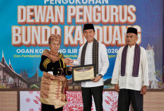 Bupati Muchendi Sandang Gelar Kehormatan Adat Minang “Sutan Rajo Mudo Nan Sati