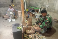 Bukan Cuma Fisik! Satgas TMMD Kodim 0714/Salatiga Belajar Bikin Kerajinan Bambu UMKM Desa Cukil