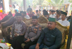 Sambangi Rumah Duka Orang Tua Camat, Kapolsek Sanga Desa Sampaikan Belasungkawa