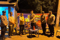 Turun Langsung Malam Hari, Kapolres Prabumulih Sambangi Pos Satkamling Desa Kemang Tanduk