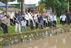 Aksi Nyata! Gen Z di OKI Bersih-Bersih Sungai Komering