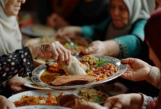 Jangan Langsung Makan Berat Saat Buka Puasa! 4 Alasannya Ini Bikin Kaget