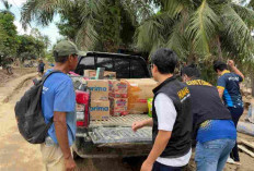 Terjang Akses Berlumpur, Tim Bea Cukai Langsa Salurkan Bantuan untuk Korban Banjir Aceh Tamiang