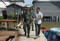 Sambangi Desa Kuala Dua Belas, Dandim 0402/OKI Tinjau Lokasi Pembangunan Jembatan Gantung