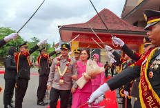 Penuh Haru! Air Mata Warnai Perpisahan Brigjen Pol Harryo Sugihhartono di Polrestabes Palembang