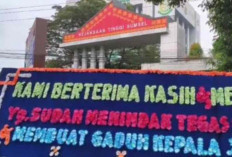 Papan Bunga dari Guru Penuhi Kejati Sumsel, Bentuk Dukungan untuk Aparat Penegak Hukum