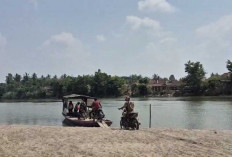 Miris! Ratusan Tahun Tak Punya Jembatan, Anak-anak di Desa Ini Harus Nyeberang Sungai demi Sekolah